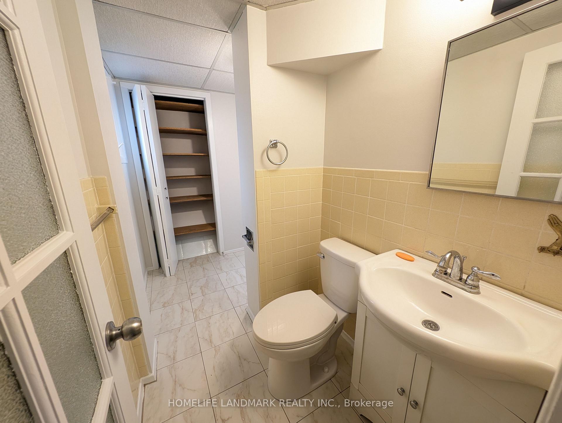 Photo 10 of 22 Threadneedle Crescent, North York, Hillcrest Village — HOMEH
