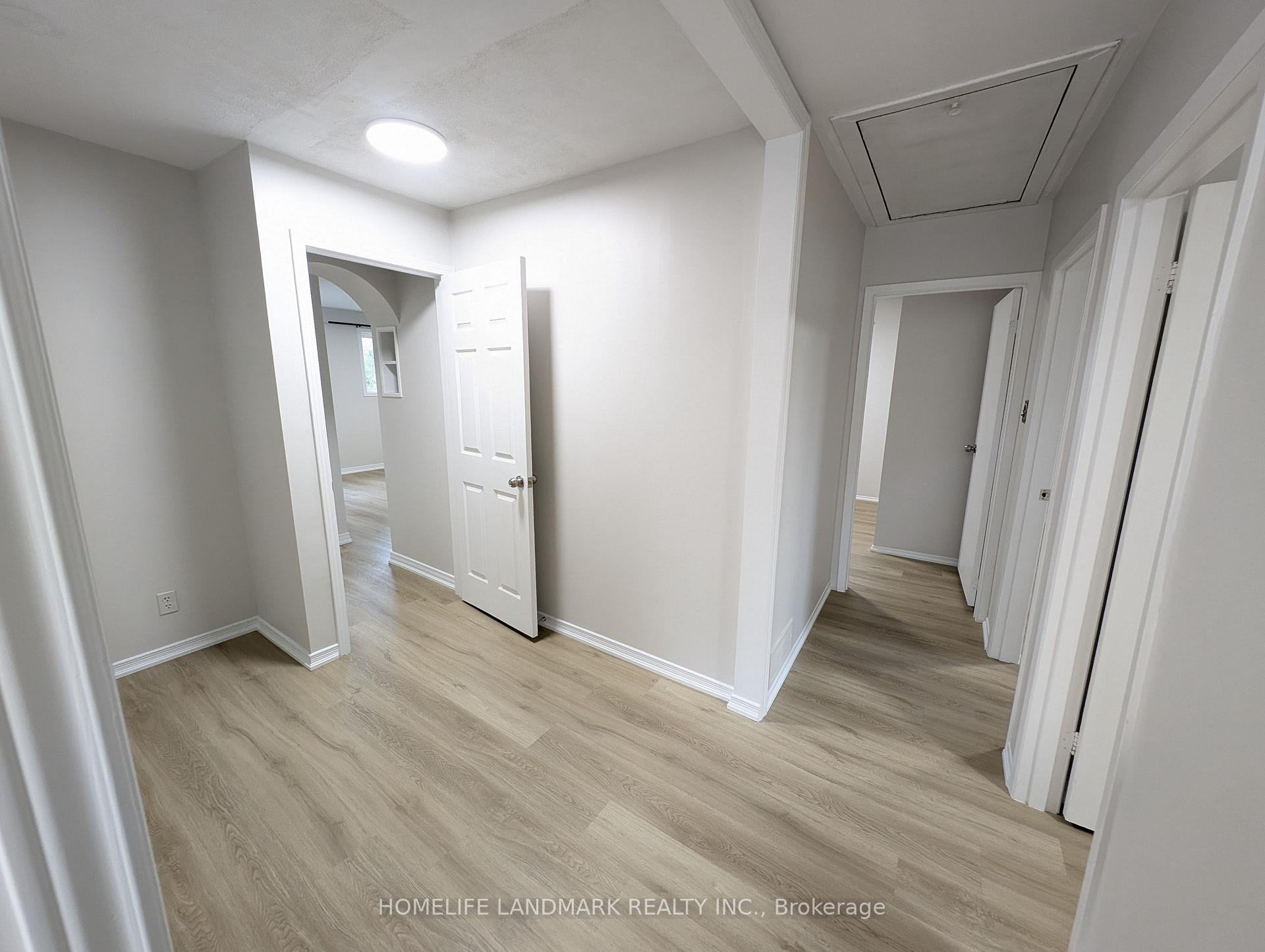 Photo 11 of 22 Threadneedle Crescent, North York, Hillcrest Village — HOMEH