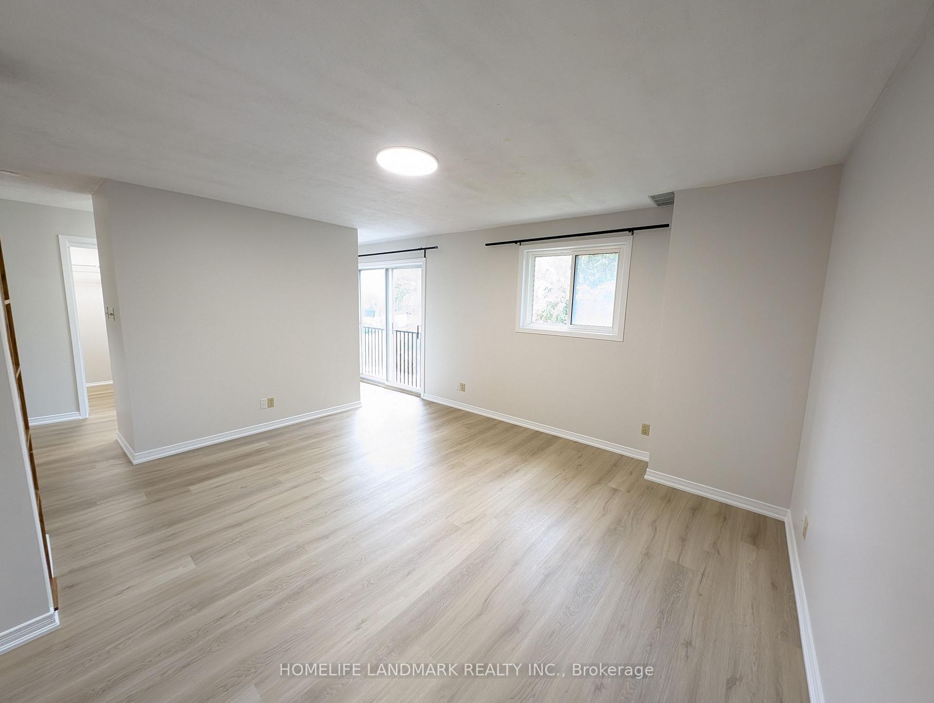 Photo 13 of 22 Threadneedle Crescent, North York, Hillcrest Village — HOMEH