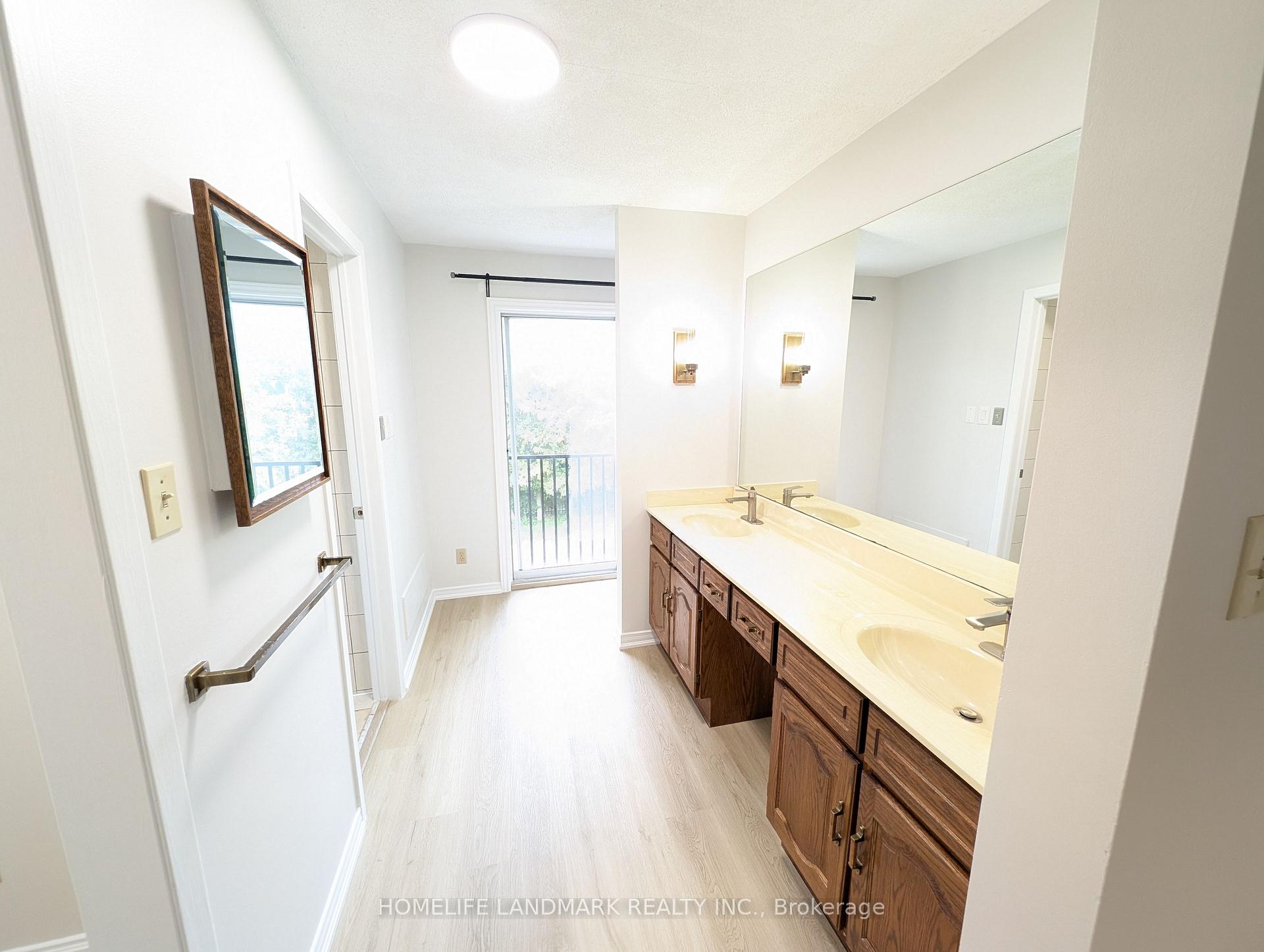 Photo 14 of 22 Threadneedle Crescent, North York, Hillcrest Village — HOMEH