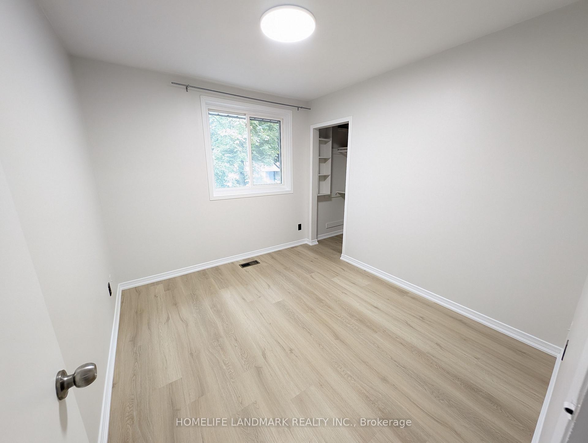 Photo 17 of 22 Threadneedle Crescent, North York, Hillcrest Village — HOMEH
