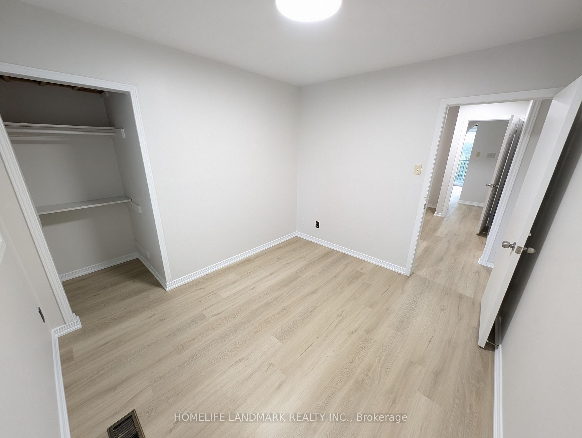Photo 18 of 22 Threadneedle Crescent, North York, Hillcrest Village — HOMEH