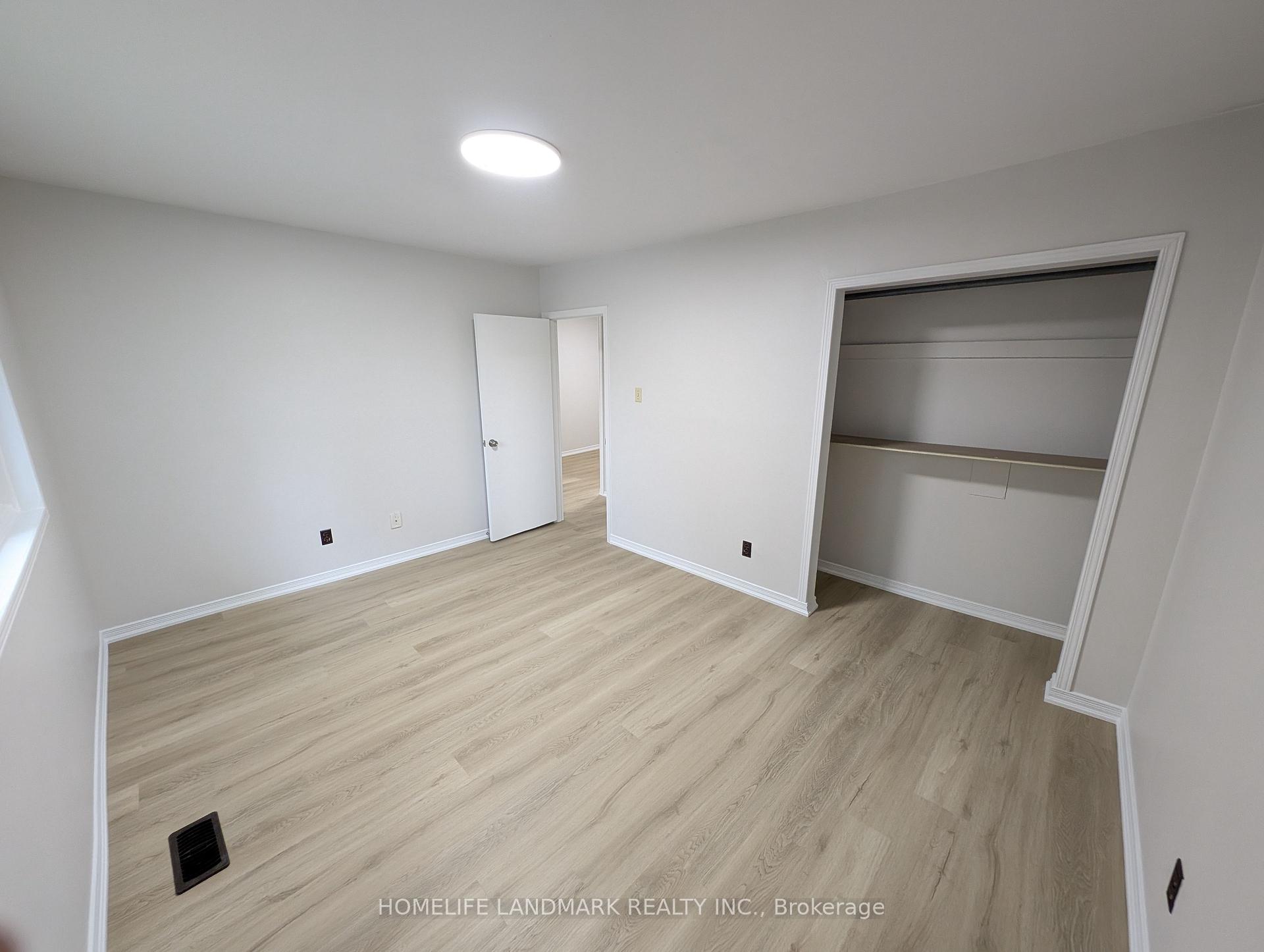 Photo 20 of 22 Threadneedle Crescent, North York, Hillcrest Village — HOMEH