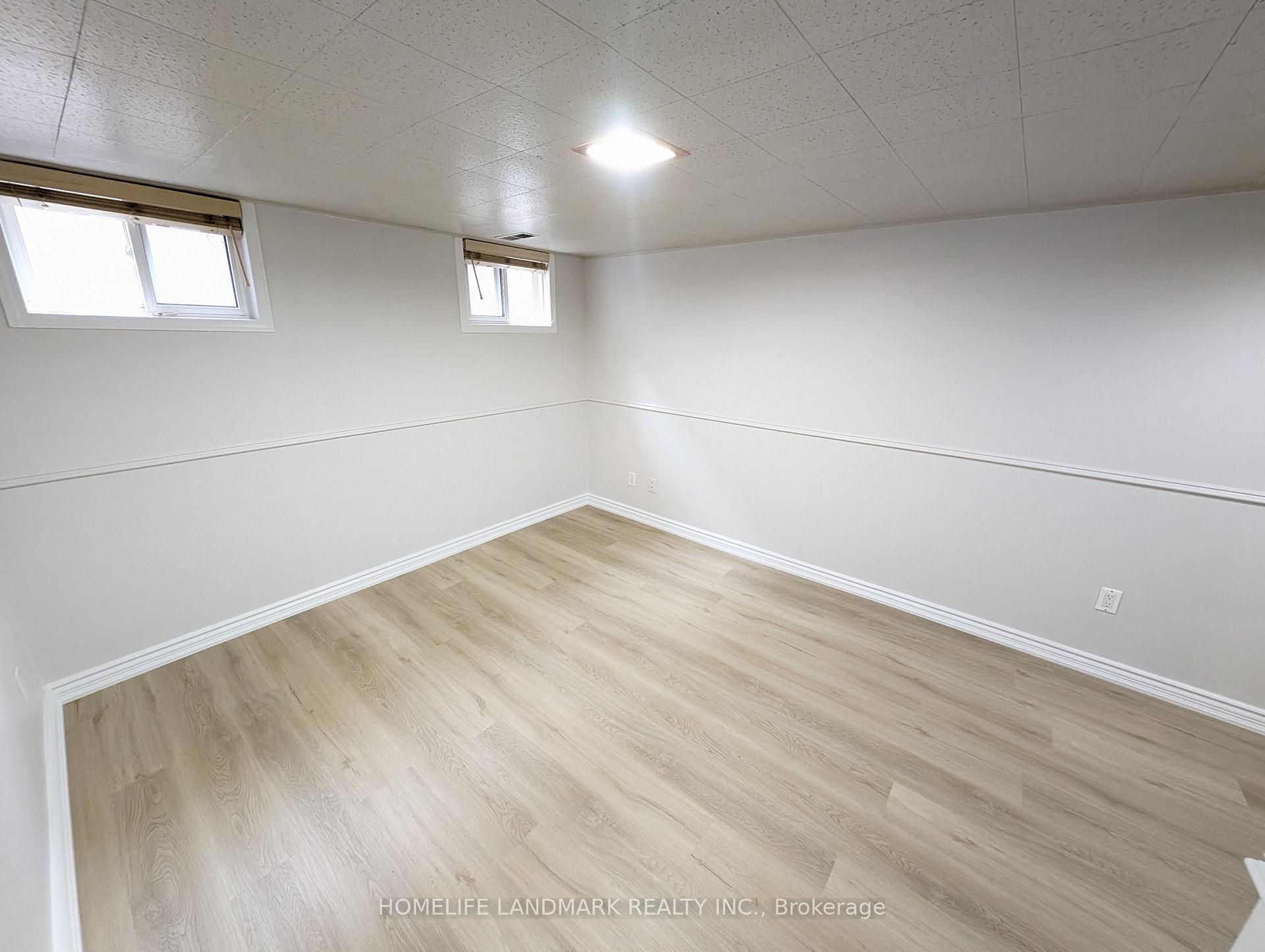 Photo 25 of 22 Threadneedle Crescent, North York, Hillcrest Village — HOMEH