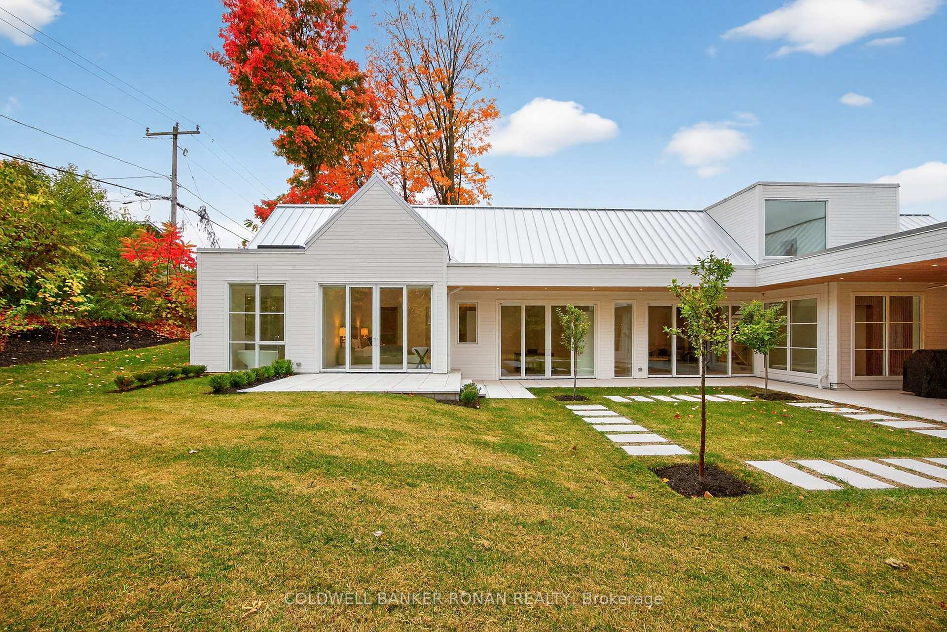 Photo 2 of 9 Gray Avenue, New Tecumseth, Alliston — HOMEH