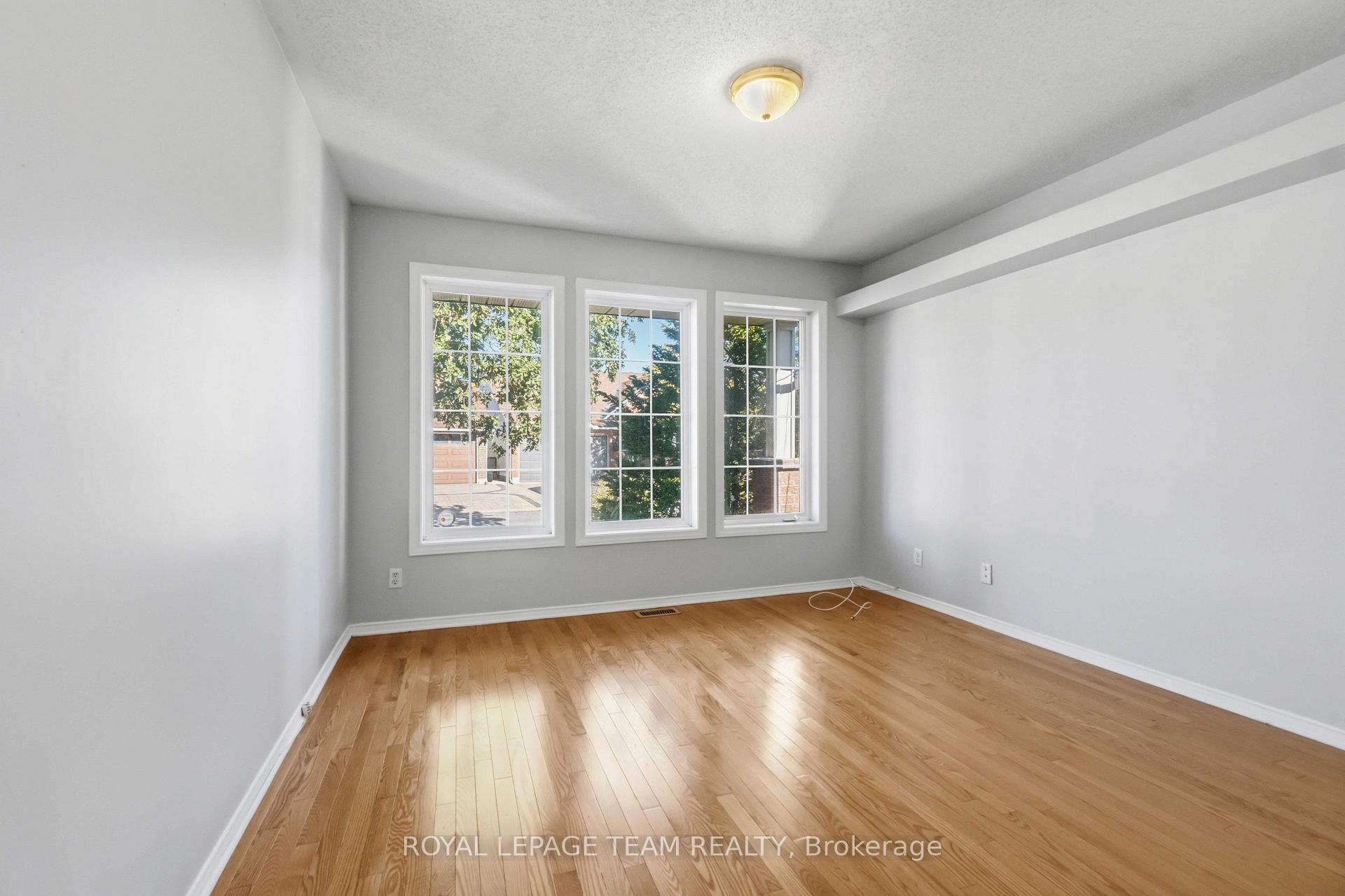 Photo 5 of 6 Windchime Crescent, Ottawa, Barrhaven East — HOMEH