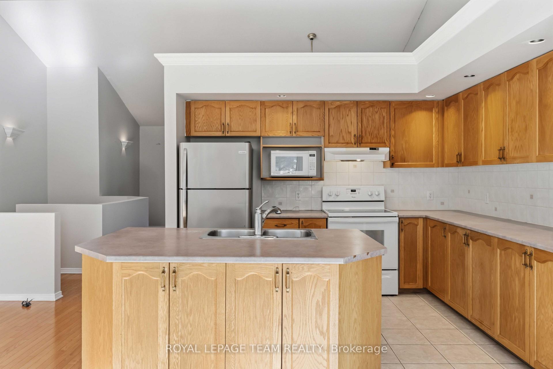 Photo 13 of 6 Windchime Crescent, Ottawa, Barrhaven East — HOMEH