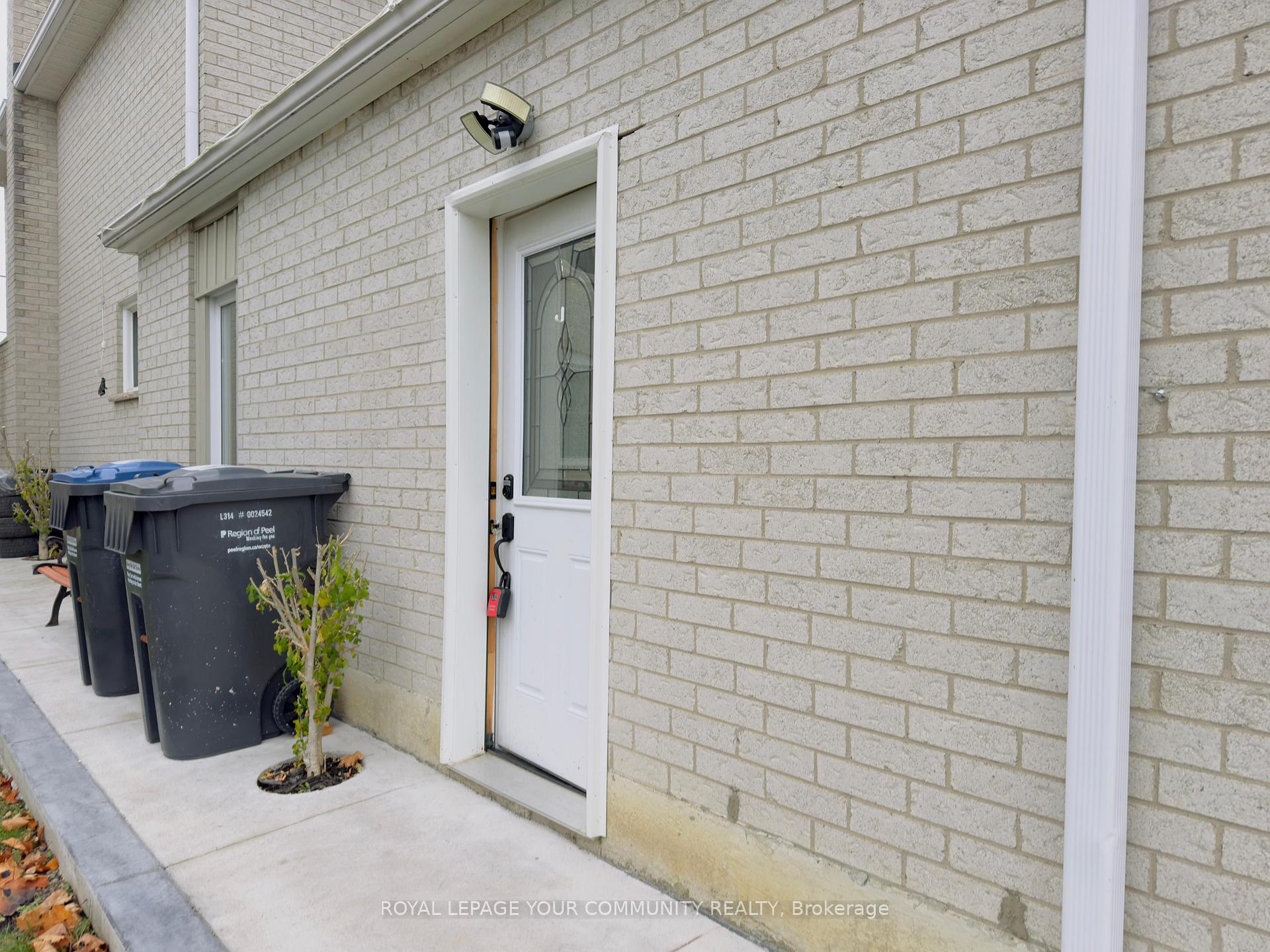 Photo 2 of Unit Bsmt, 24 Nasmith Street, Brampton, Westgate — HOMEH
