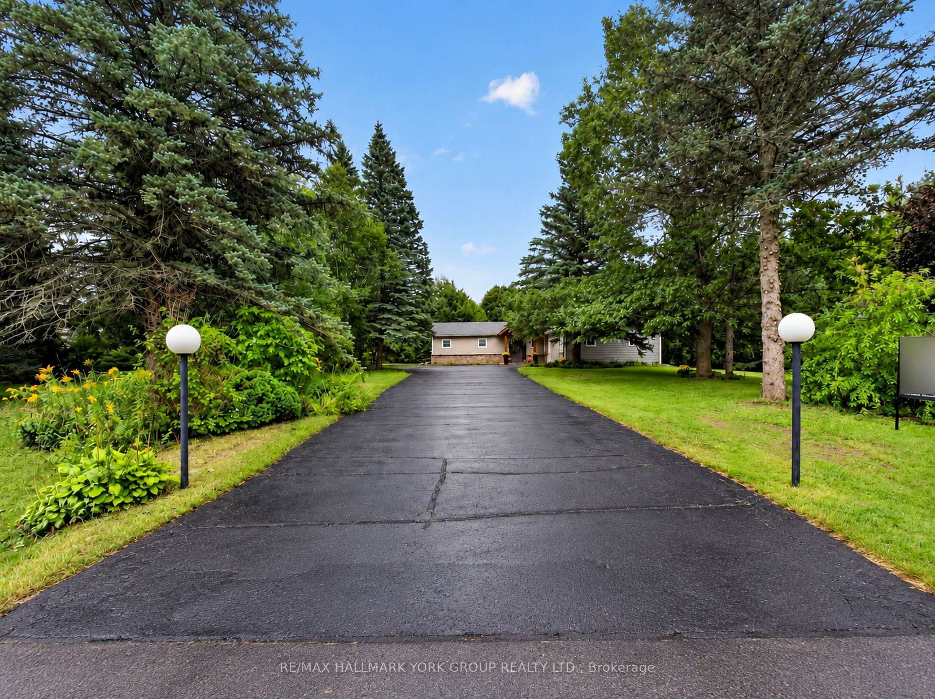 Photo 3 of 21 Birchview Drive, Caledon, Rural Caledon — HOMEH