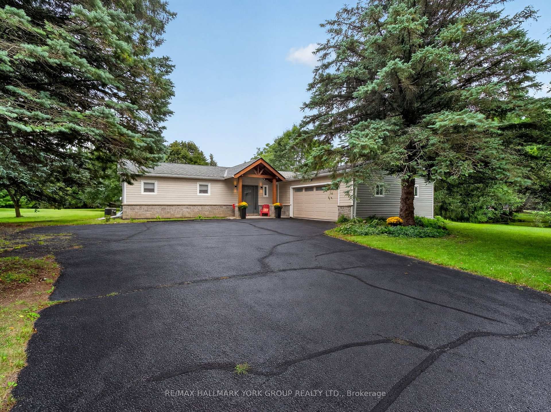 Photo 4 of 21 Birchview Drive, Caledon, Rural Caledon — HOMEH