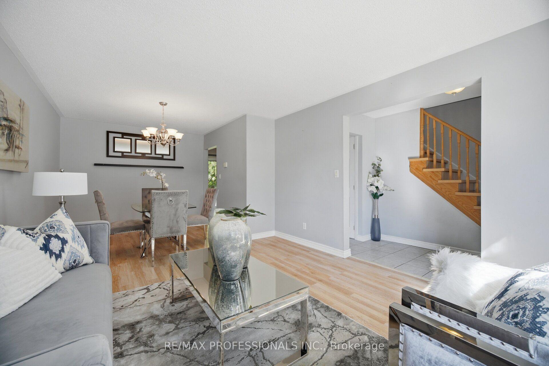 Photo 10 of 62 Edilou Drive, Etobicoke, Alderwood — HOMEH