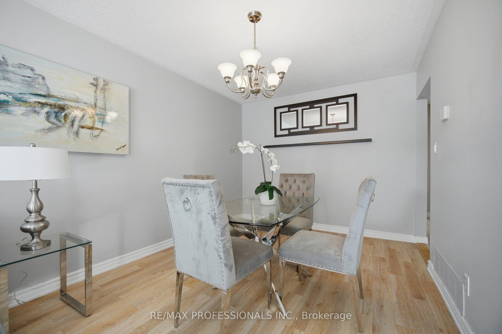 Photo 12 of 62 Edilou Drive, Etobicoke, Alderwood — HOMEH