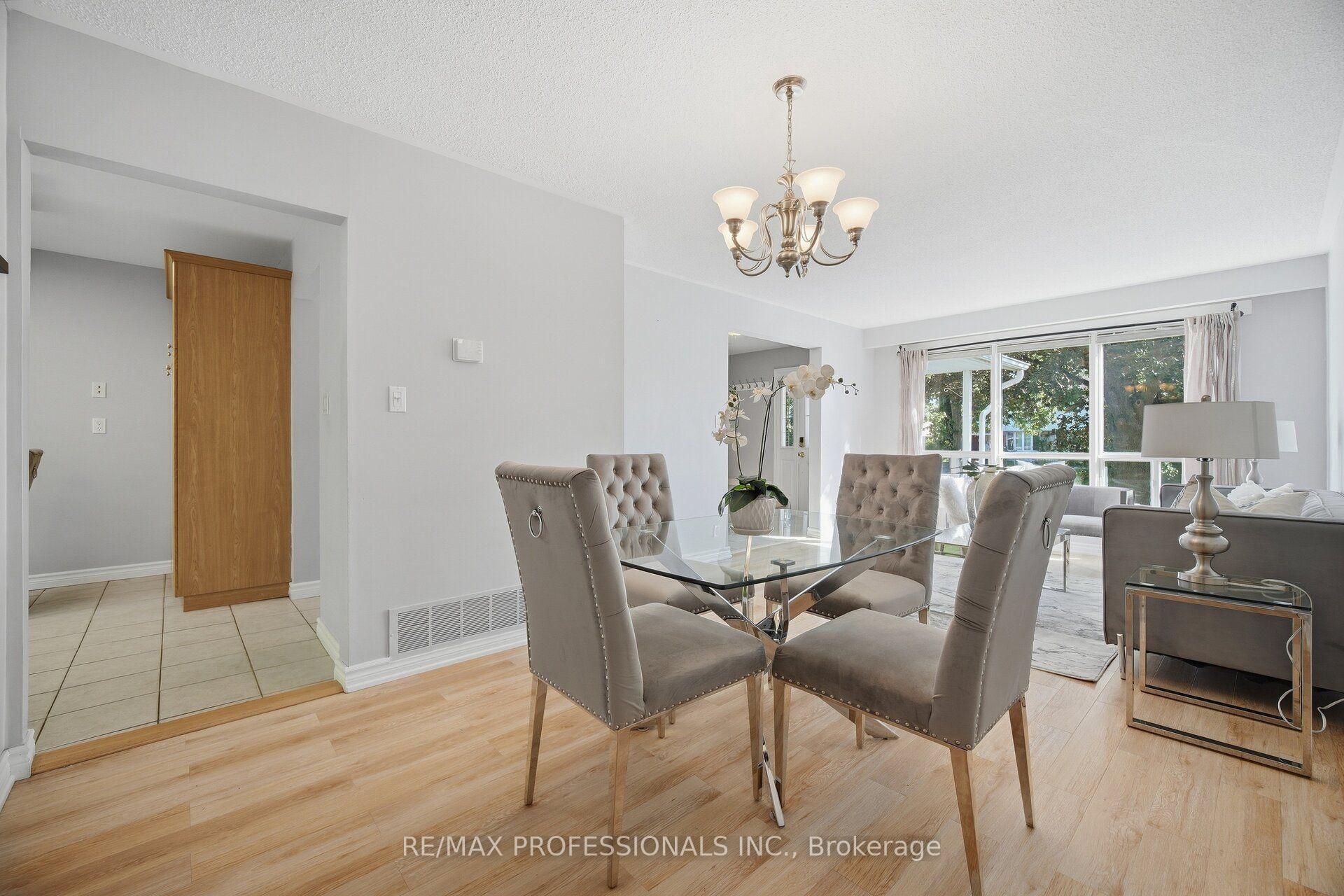 Photo 13 of 62 Edilou Drive, Etobicoke, Alderwood — HOMEH