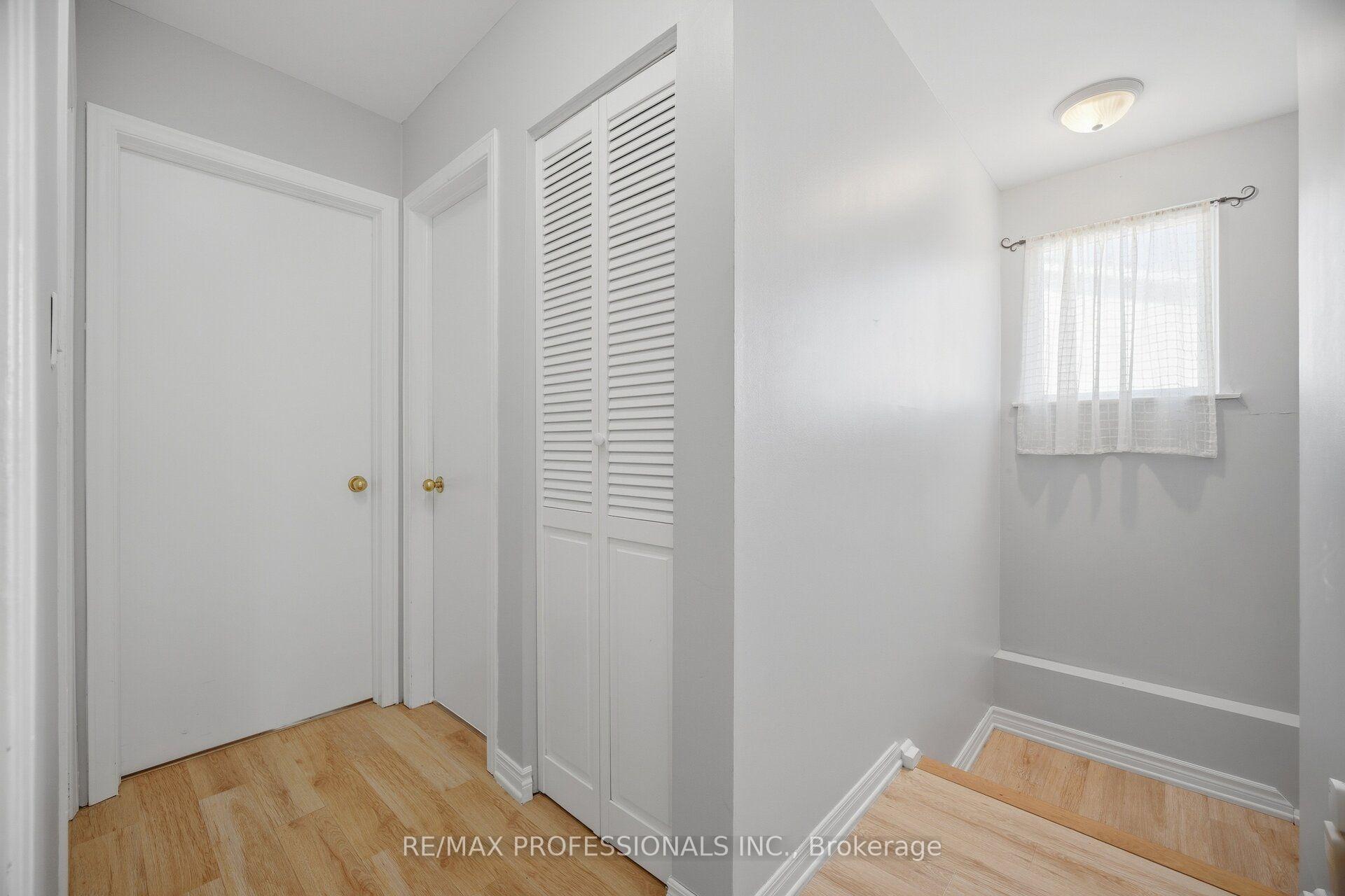 Photo 23 of 62 Edilou Drive, Etobicoke, Alderwood — HOMEH