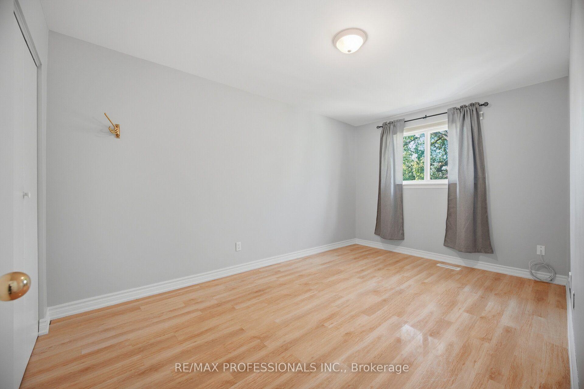 Photo 28 of 62 Edilou Drive, Etobicoke, Alderwood — HOMEH