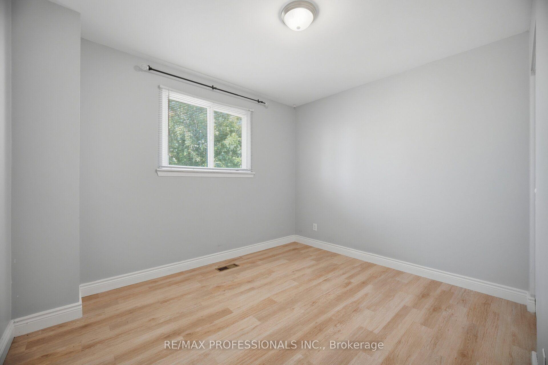 Photo 29 of 62 Edilou Drive, Etobicoke, Alderwood — HOMEH