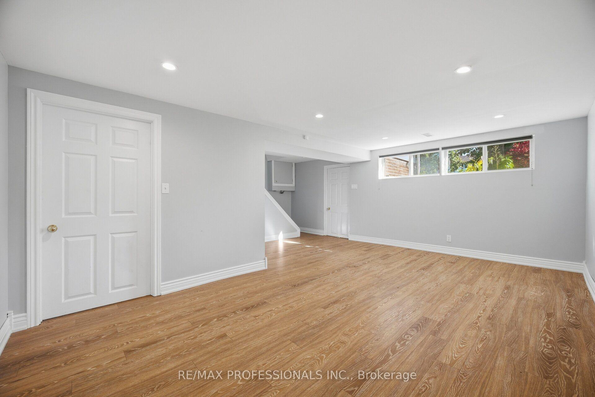 Photo 34 of 62 Edilou Drive, Etobicoke, Alderwood — HOMEH