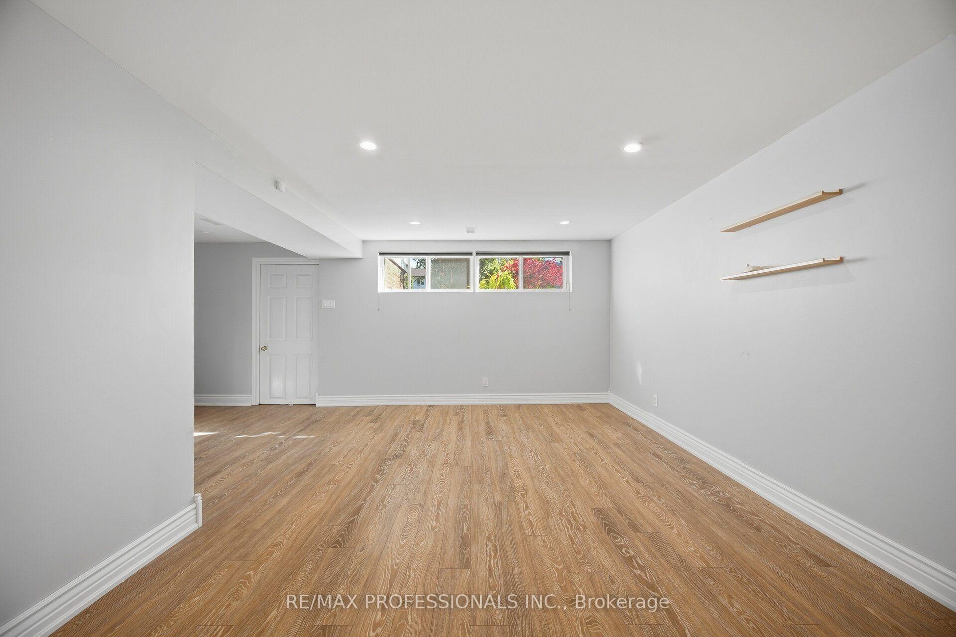 Photo 37 of 62 Edilou Drive, Etobicoke, Alderwood — HOMEH