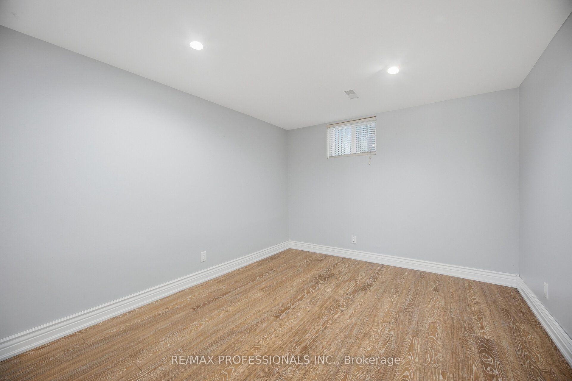 Photo 40 of 62 Edilou Drive, Etobicoke, Alderwood — HOMEH