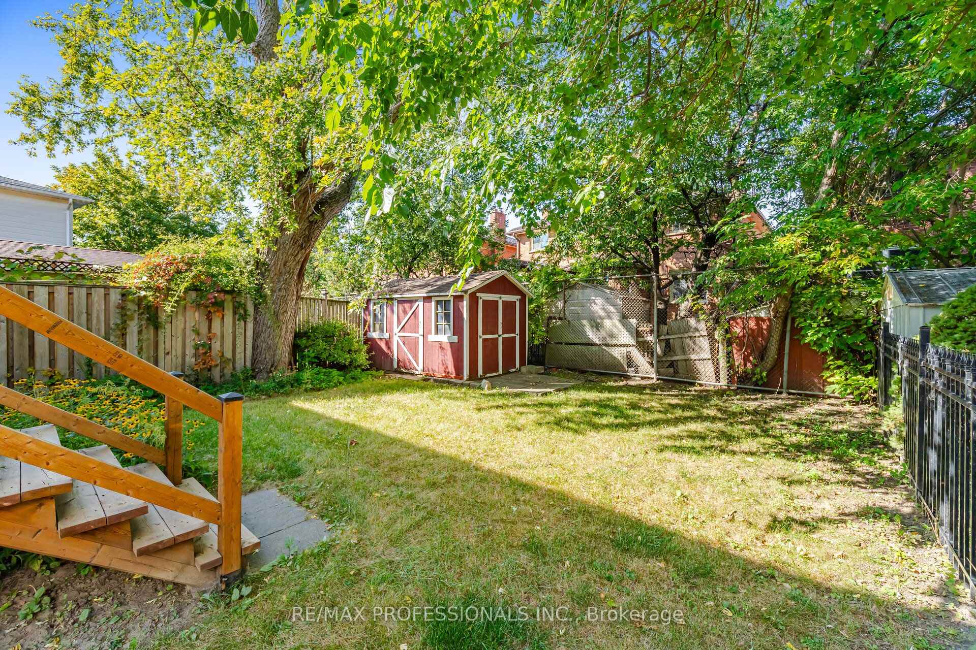 Photo 45 of 62 Edilou Drive, Etobicoke, Alderwood — HOMEH