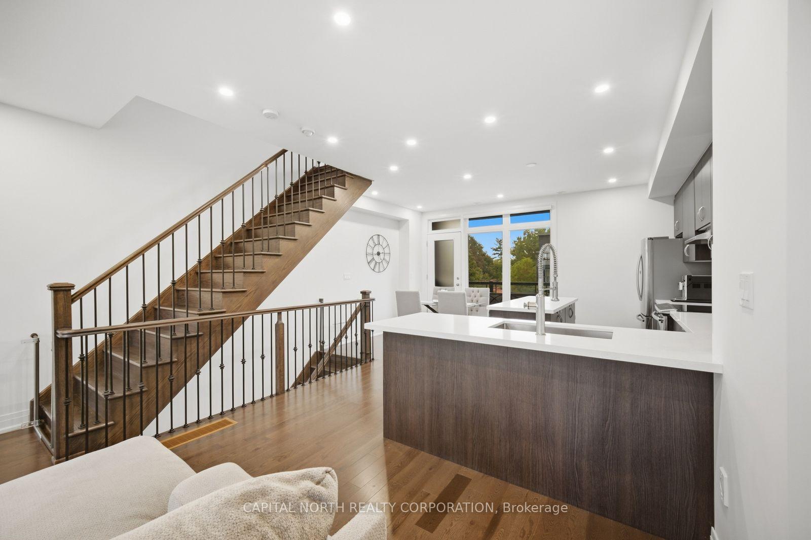 Photo 10 of 41 Shatner Turnabout, Vaughan, East Woodbridge — HOMEH