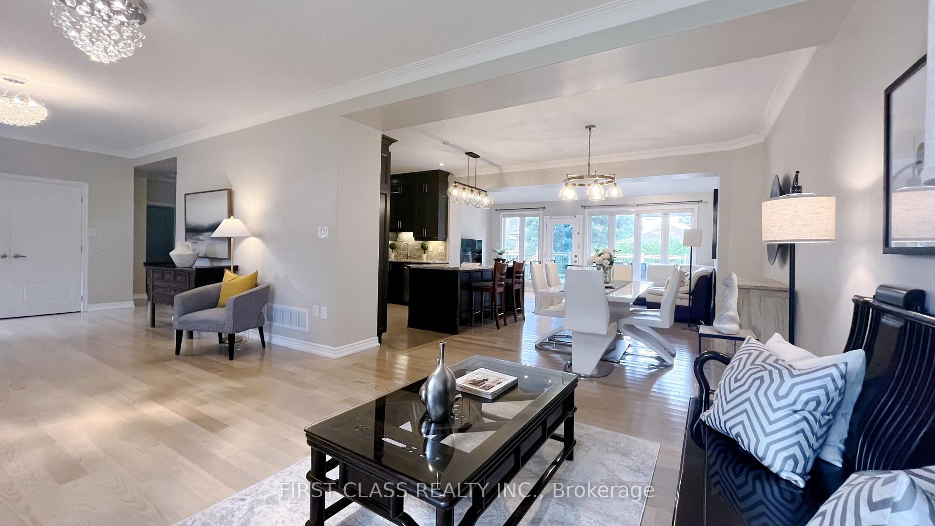 Photo 10 of 30 Meadowacres Drive, Scarborough, Tam O'Shanter-Sullivan — HOMEH