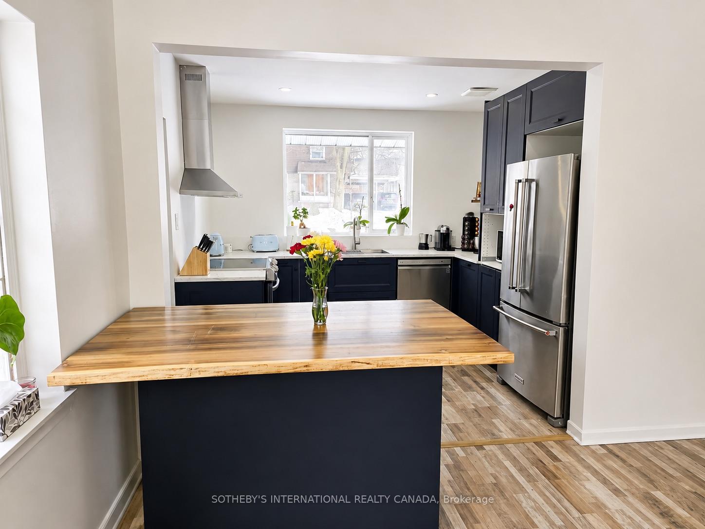 Photo 4 of 10 Ternhill Crescent, North York, Banbury-Don Mills — HOMEH
