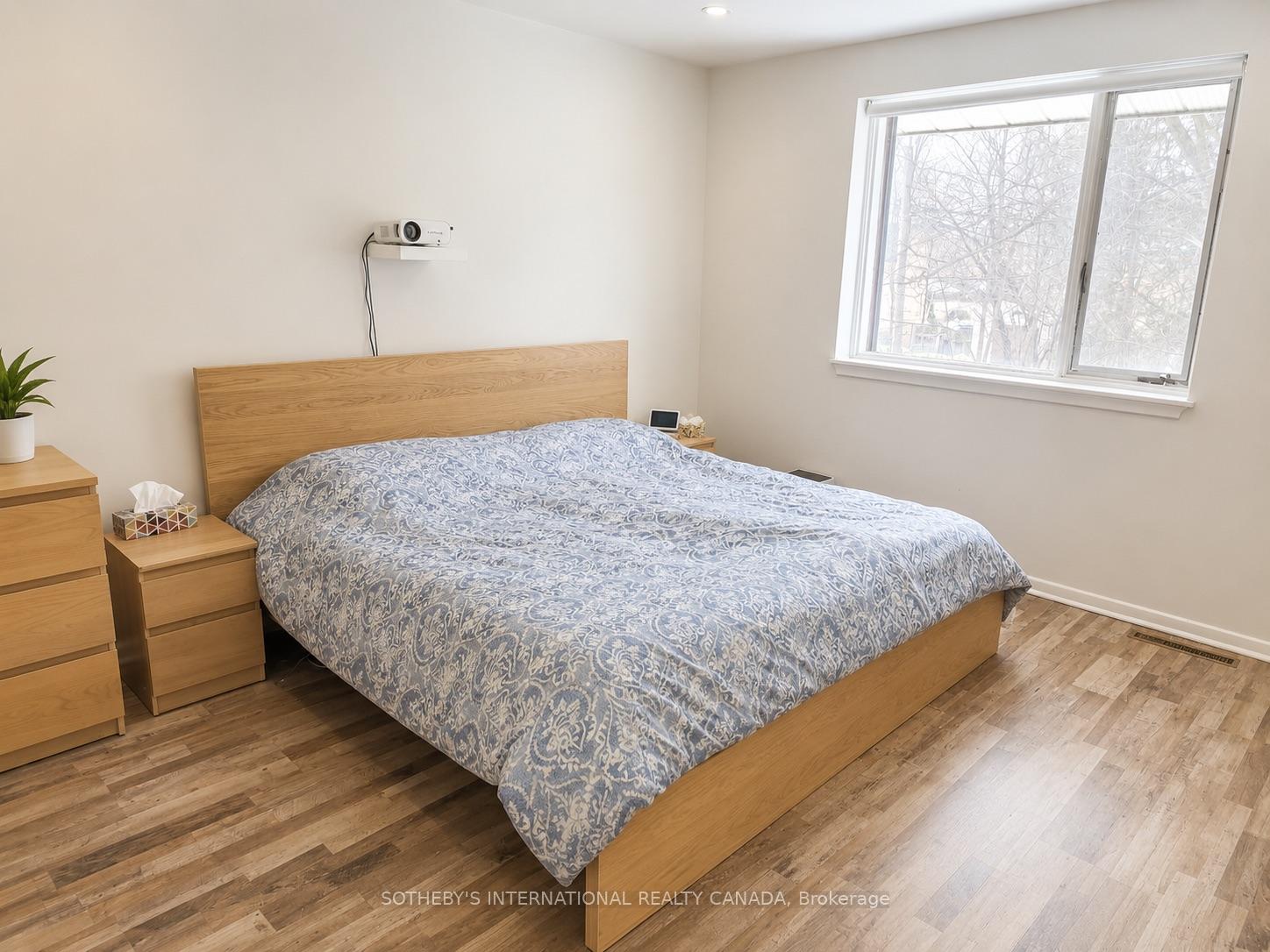 Photo 5 of 10 Ternhill Crescent, North York, Banbury-Don Mills — HOMEH