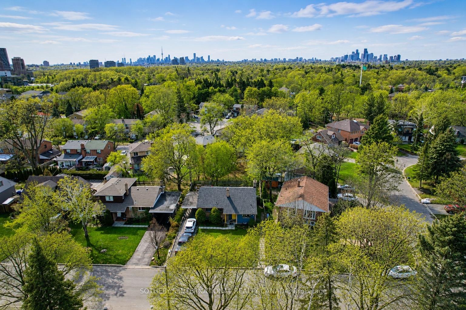 Photo 13 of 10 Ternhill Crescent, North York, Banbury-Don Mills — HOMEH