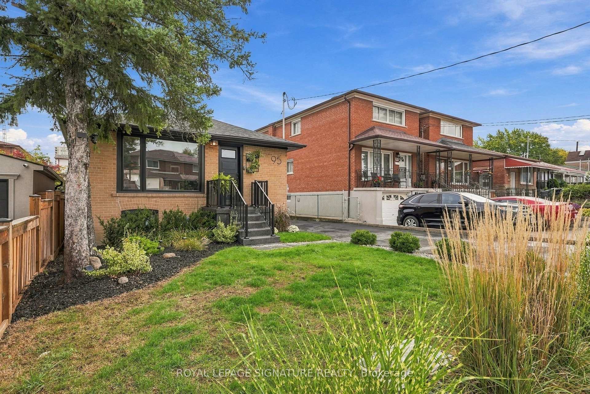 Photo 4 of 95 Laurel Avenue, Scarborough, Kennedy Park — HOMEH