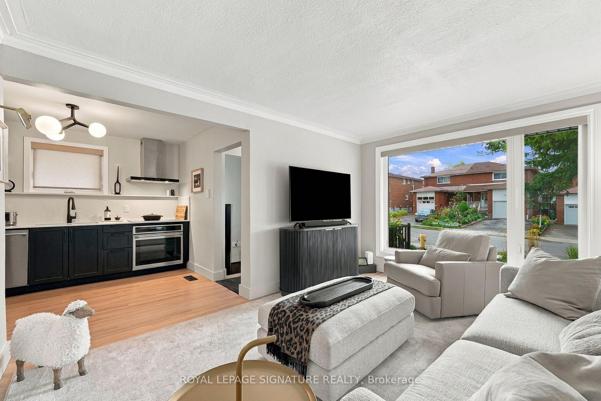 Photo 11 of 95 Laurel Avenue, Scarborough, Kennedy Park — HOMEH