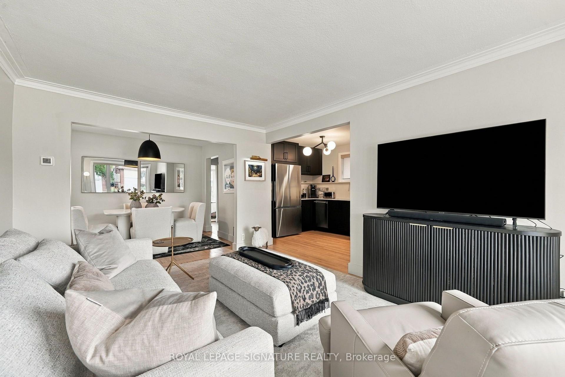 Photo 13 of 95 Laurel Avenue, Scarborough, Kennedy Park — HOMEH