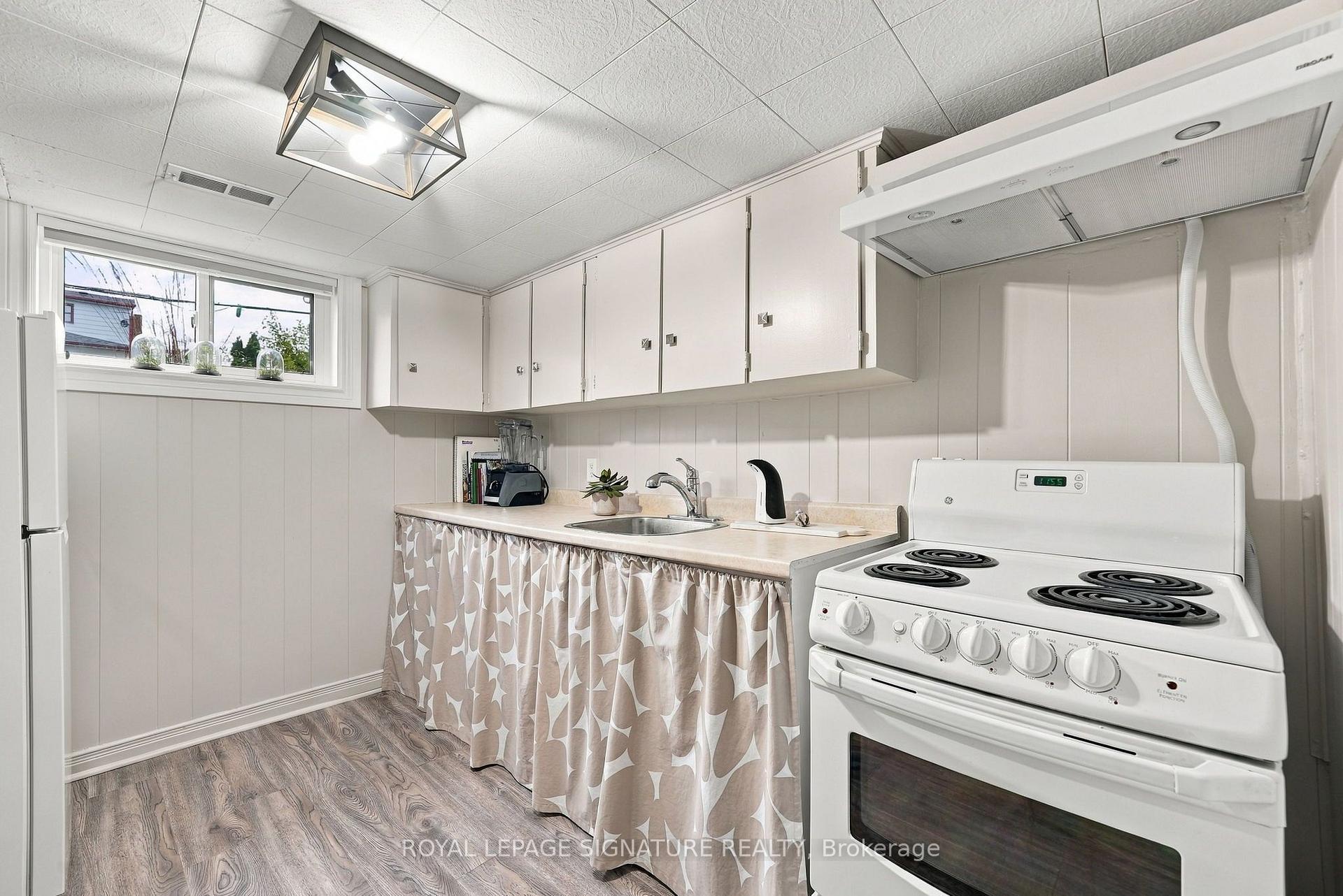 Photo 17 of 95 Laurel Avenue, Scarborough, Kennedy Park — HOMEH