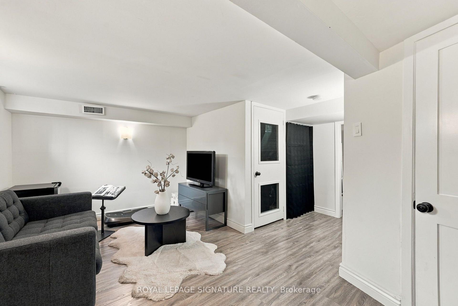 Photo 37 of 95 Laurel Avenue, Scarborough, Kennedy Park — HOMEH