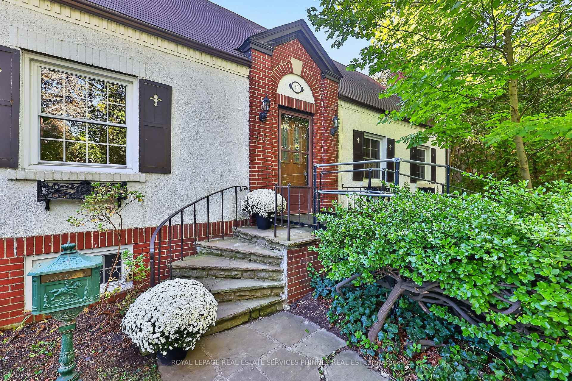 Photo 5 of 40 Pinewood Trail, Mississauga, Mineola — HOMEH