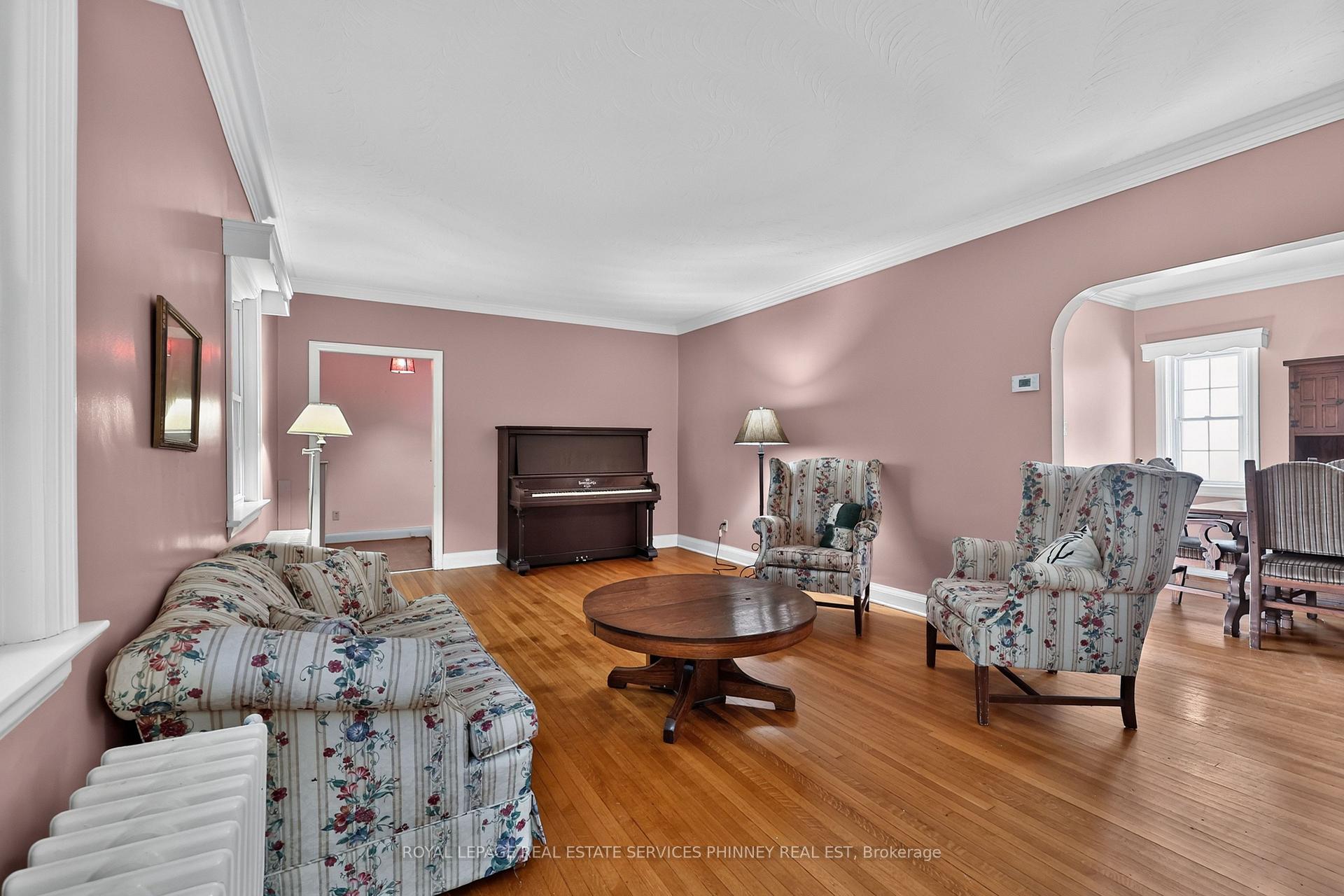 Photo 8 of 40 Pinewood Trail, Mississauga, Mineola — HOMEH
