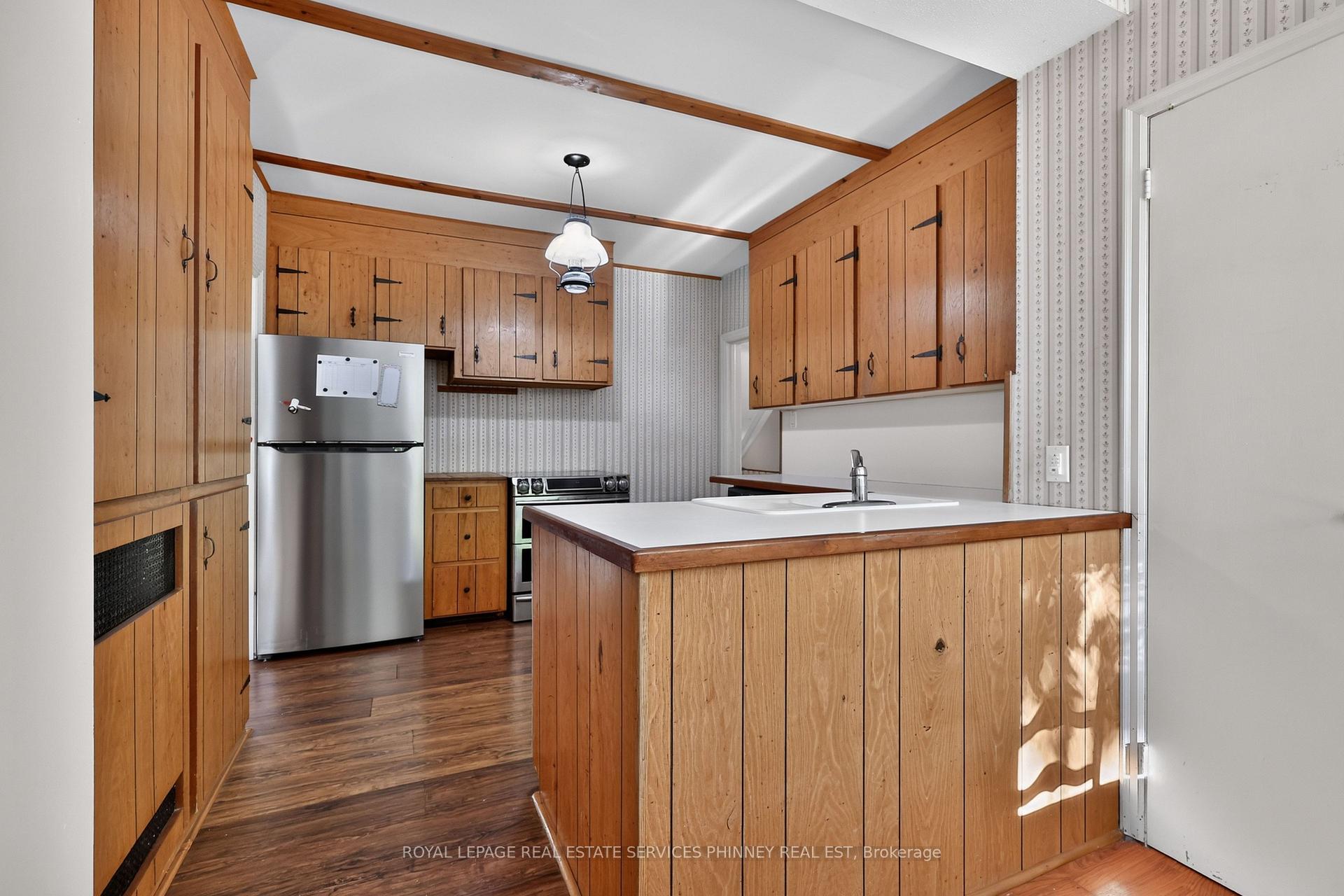 Photo 11 of 40 Pinewood Trail, Mississauga, Mineola — HOMEH