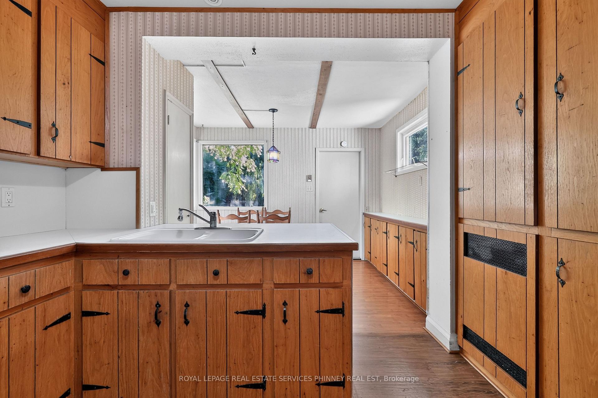 Photo 13 of 40 Pinewood Trail, Mississauga, Mineola — HOMEH