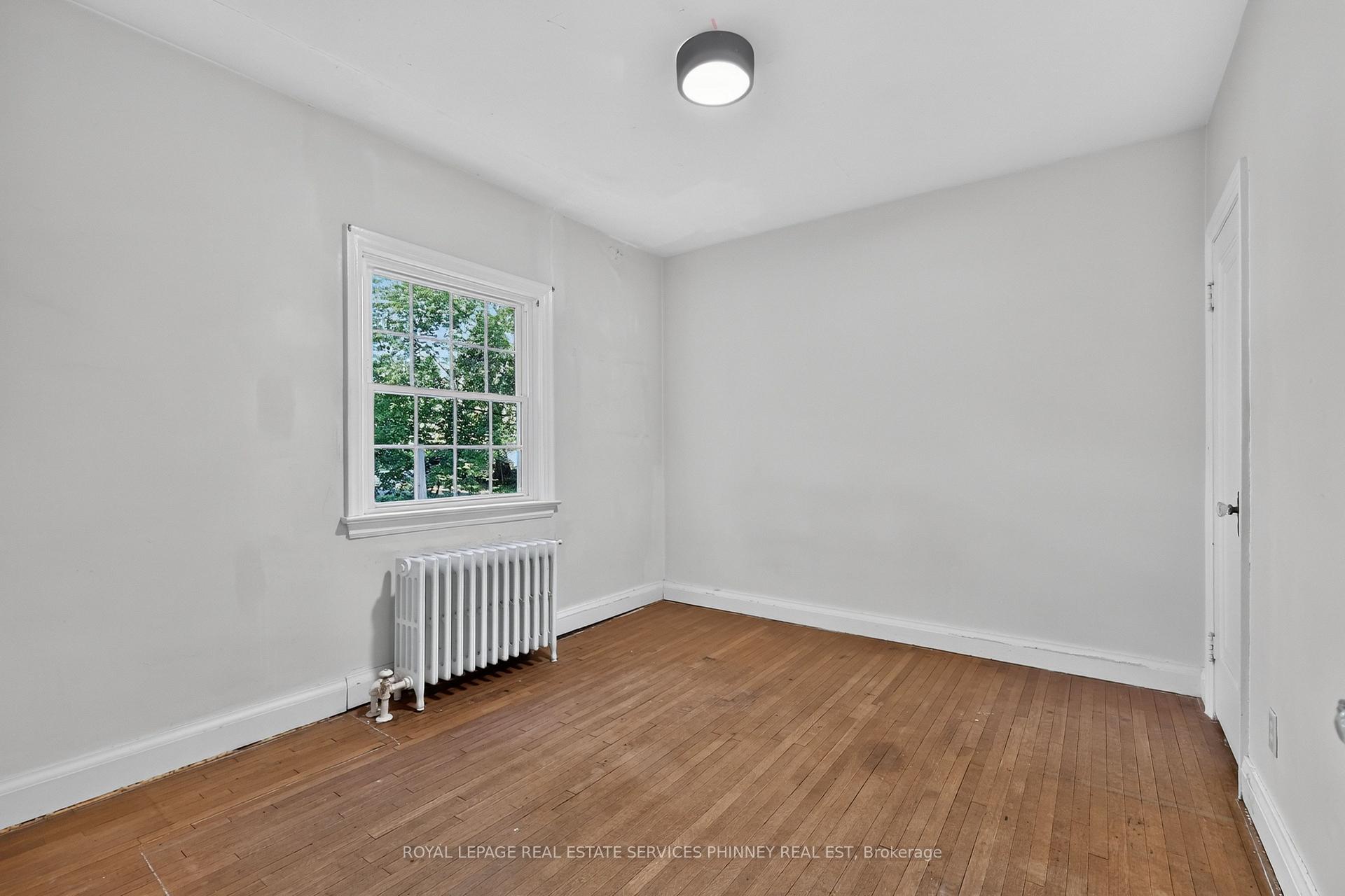 Photo 17 of 40 Pinewood Trail, Mississauga, Mineola — HOMEH