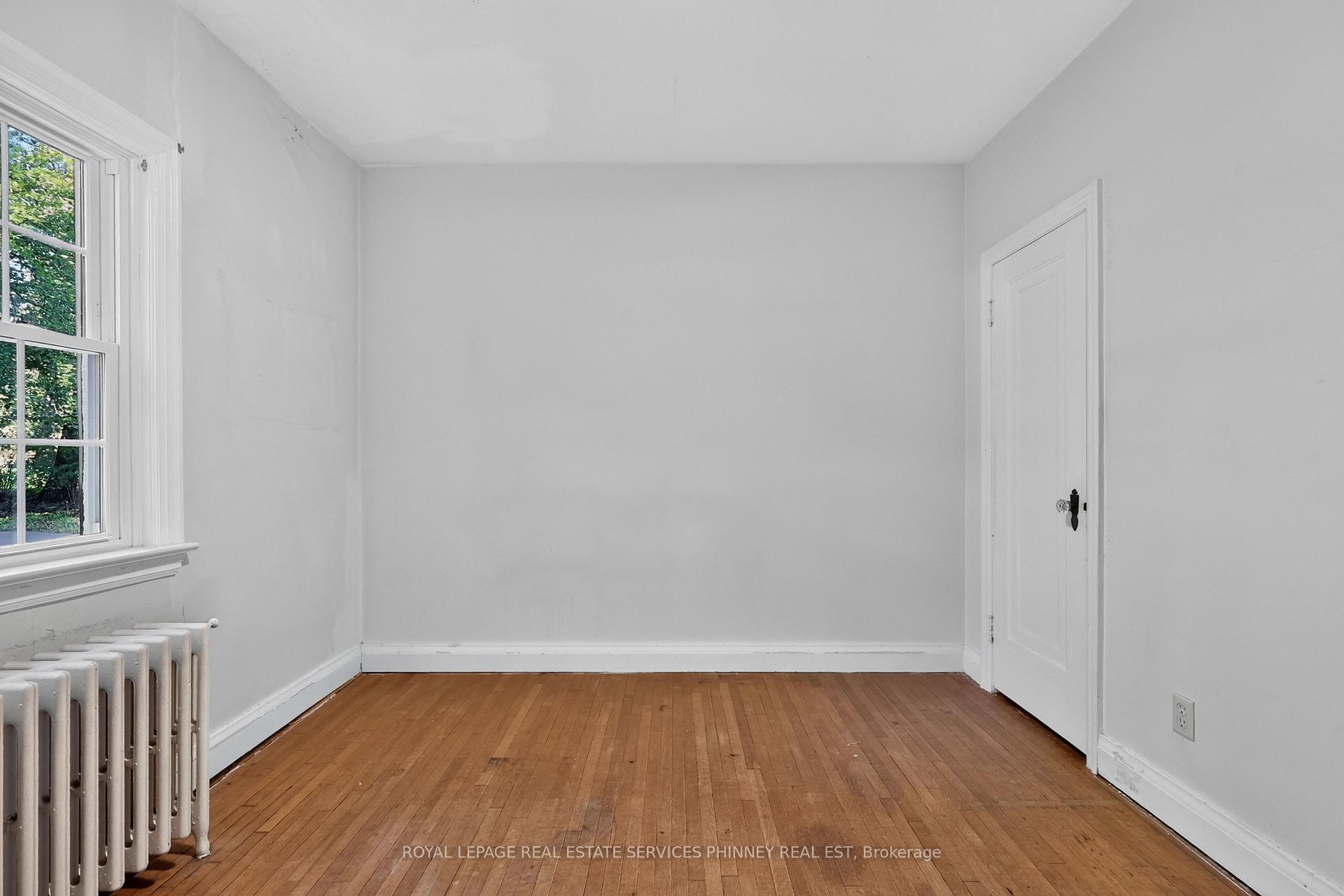 Photo 19 of 40 Pinewood Trail, Mississauga, Mineola — HOMEH