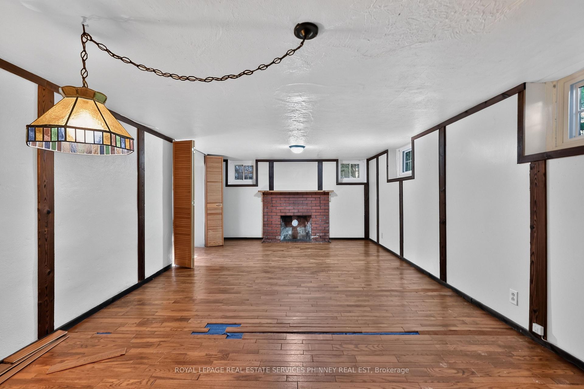 Photo 29 of 40 Pinewood Trail, Mississauga, Mineola — HOMEH