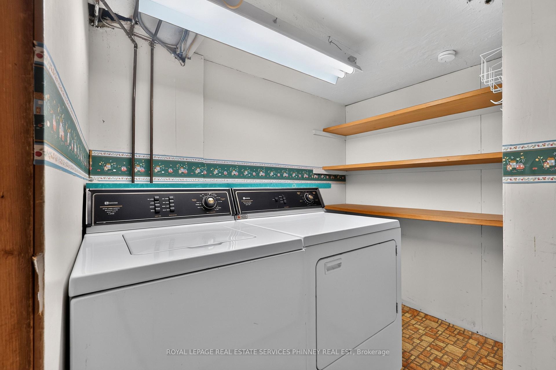 Photo 32 of 40 Pinewood Trail, Mississauga, Mineola — HOMEH