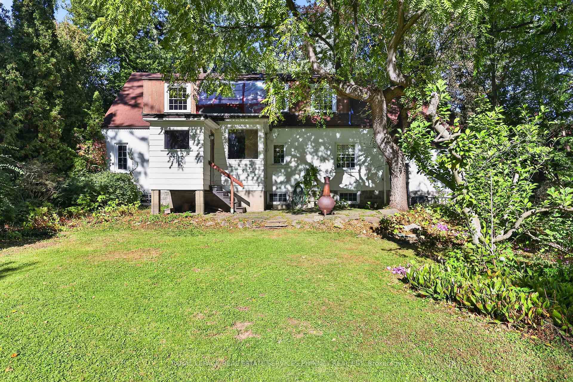 Photo 34 of 40 Pinewood Trail, Mississauga, Mineola — HOMEH