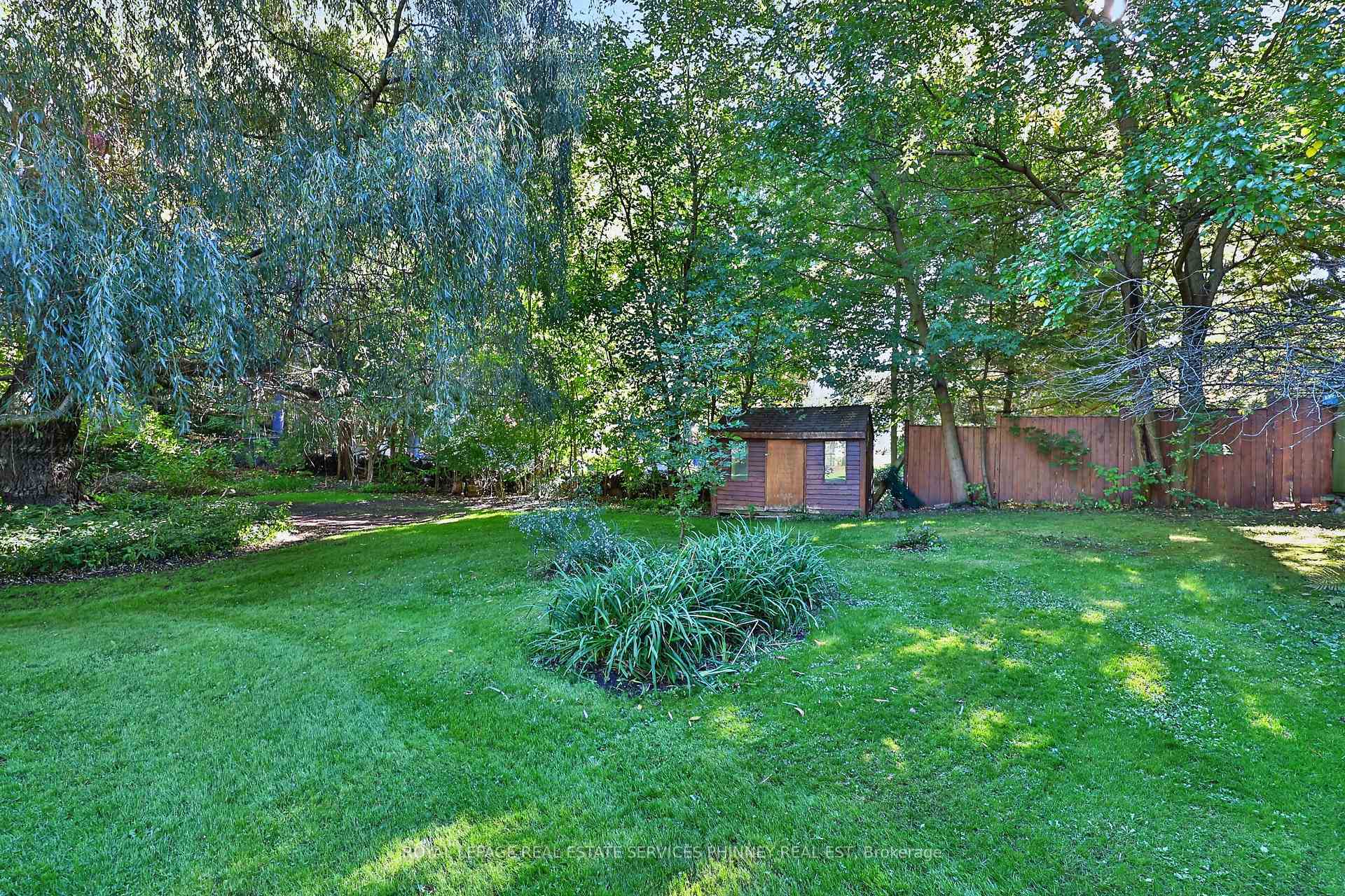 Photo 37 of 40 Pinewood Trail, Mississauga, Mineola — HOMEH