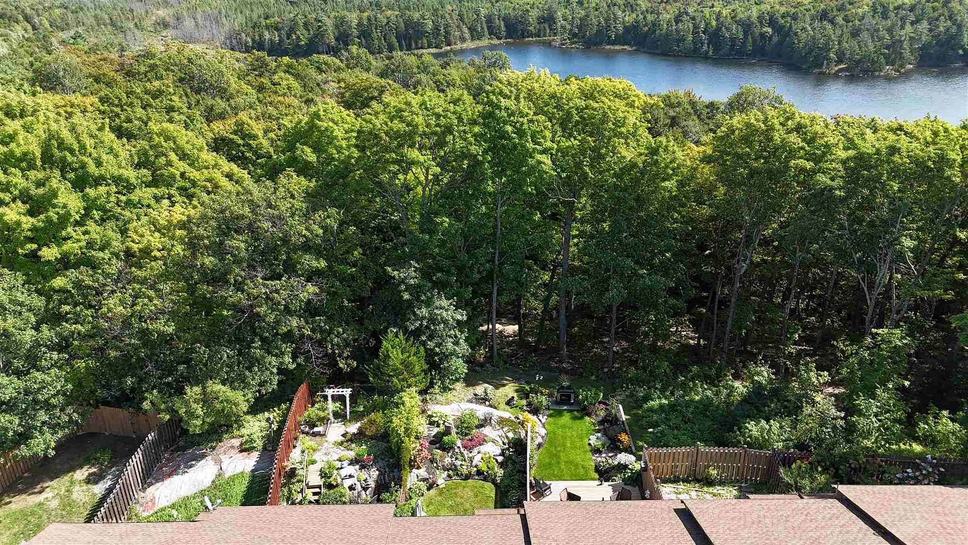 Photo 4 of 40 Frame Crescent, Elliot Lake — HOMEH