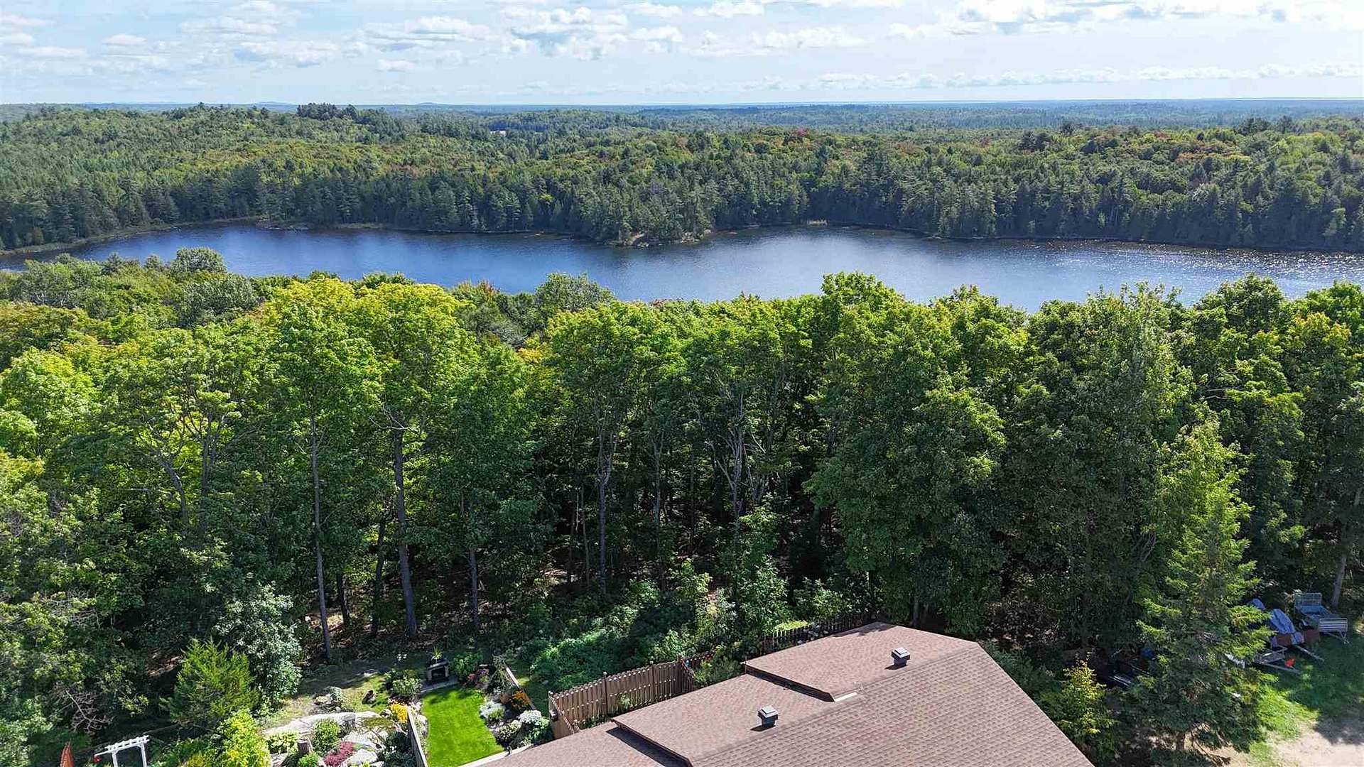 Photo 5 of 40 Frame Crescent, Elliot Lake — HOMEH