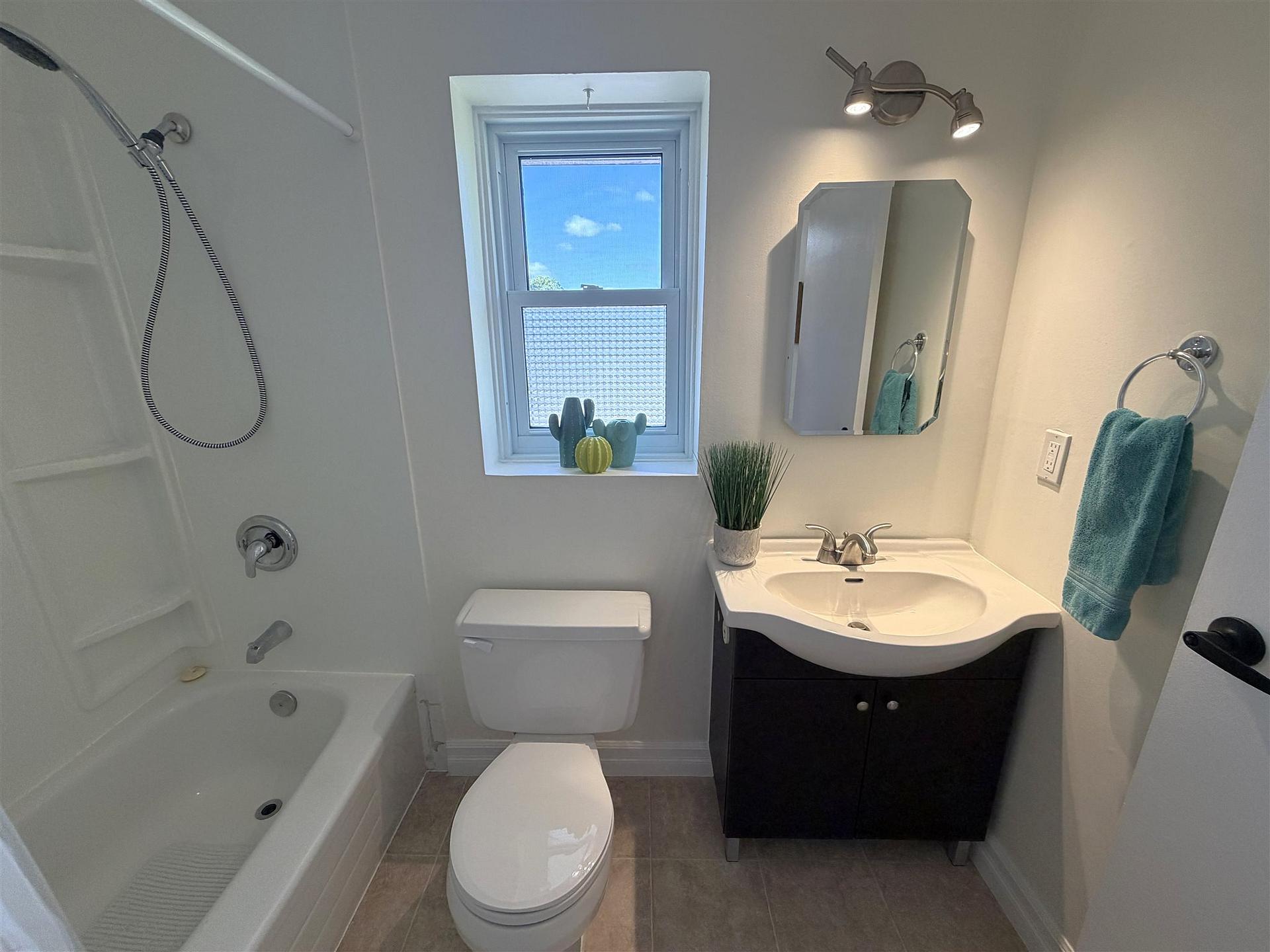 Photo 29 of 40 Frame Crescent, Elliot Lake — HOMEH
