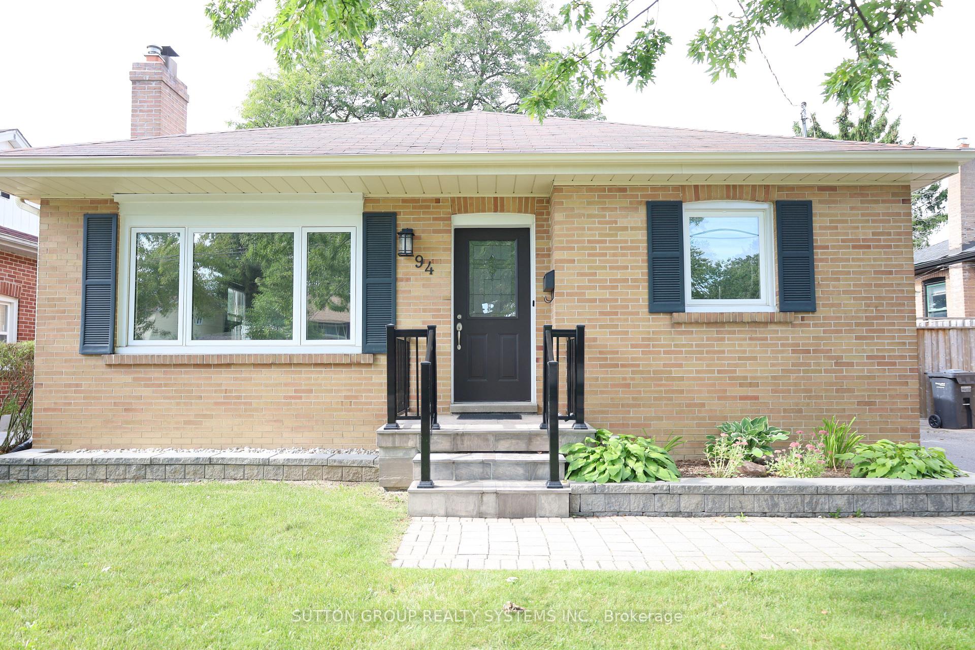 Photo 2 of 94 Harold Street, Brampton, Brampton South — HOMEH