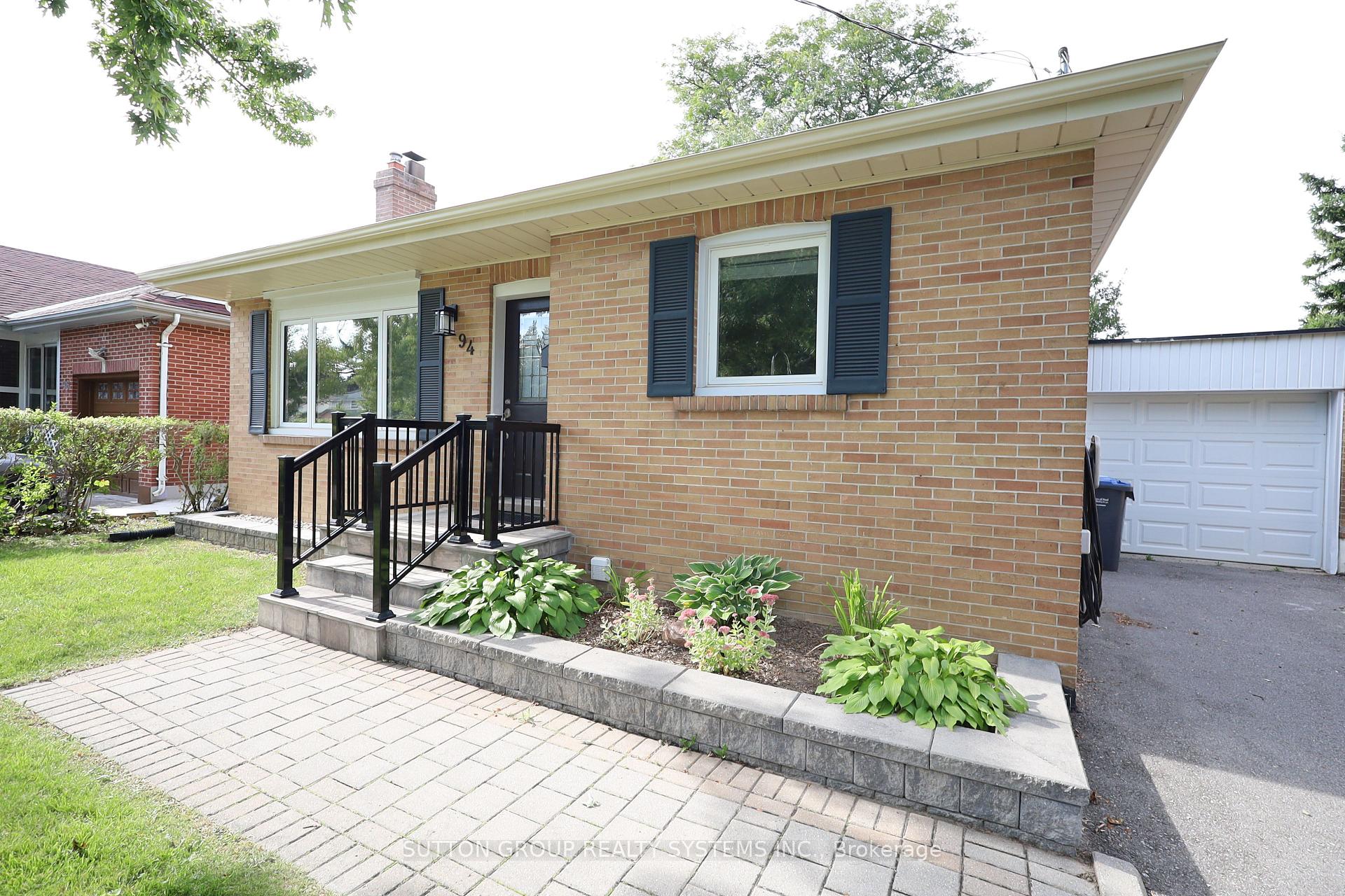 Photo 4 of 94 Harold Street, Brampton, Brampton South — HOMEH