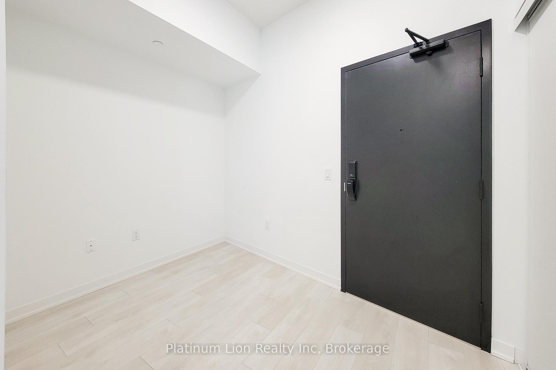 Photo 5 of Unit 113, 4878 Powers Common, Burlington, Alton — HOMEH